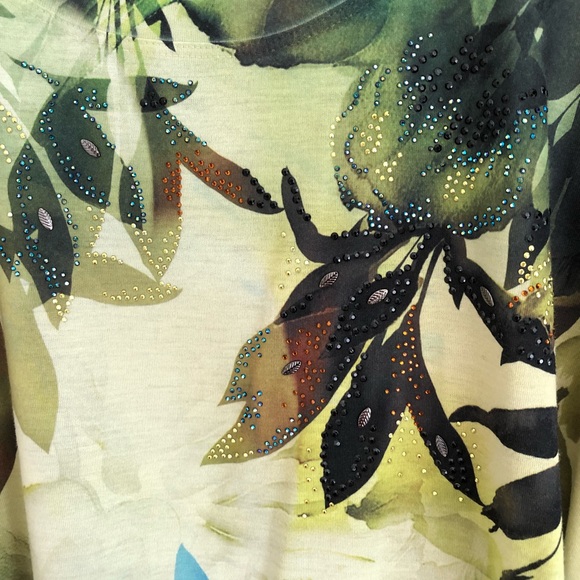 New Direction green Floral Shirt - Picture 2 of 8